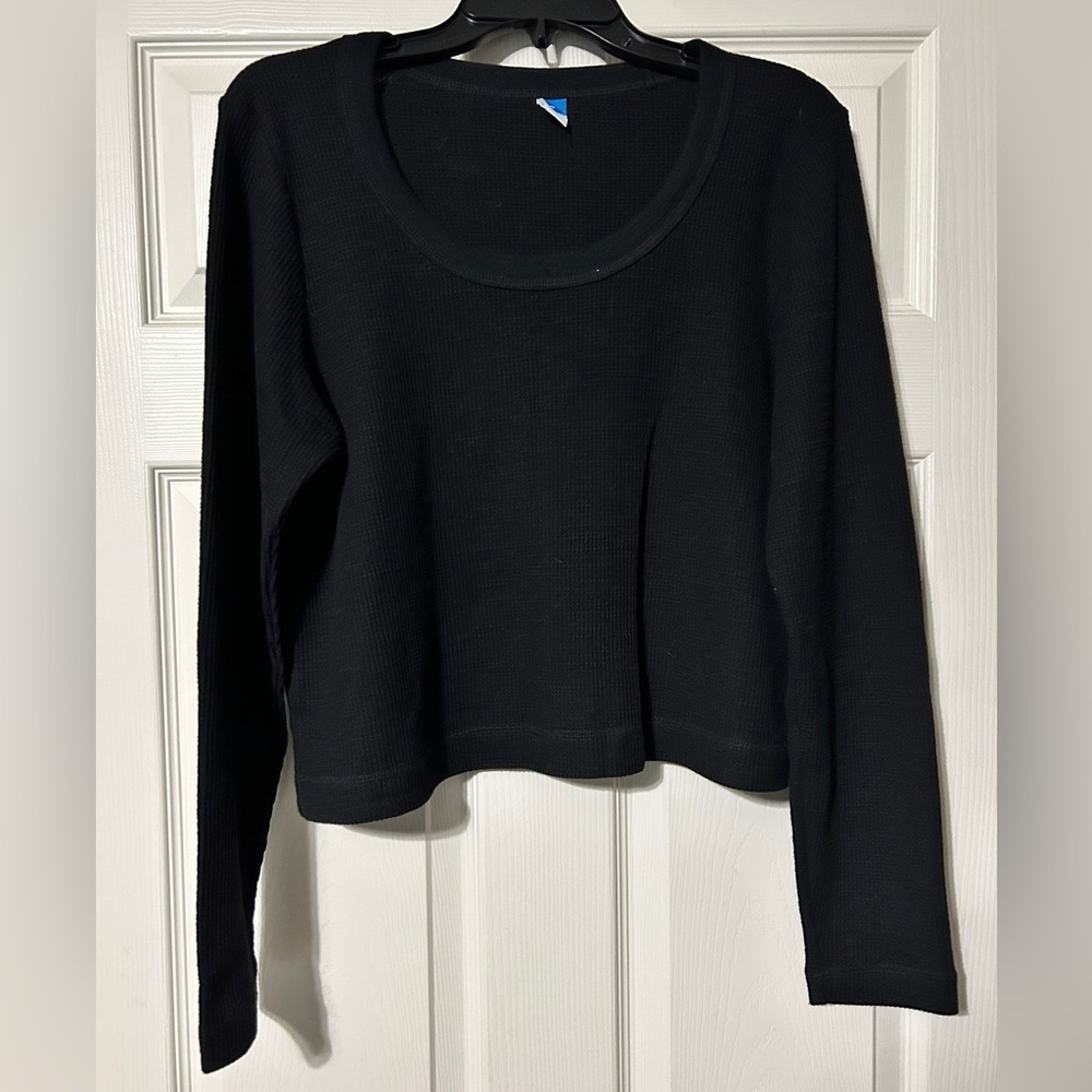 ‼️SOLD‼️ 🖤Old Navy Long Sleeve Crop🖤